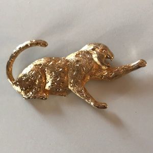 Jaguar vintage pin